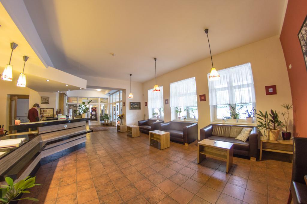 Wellness Hotel Hukvaldy Polopenze A Wellness V Cene Příbor Екстериор снимка